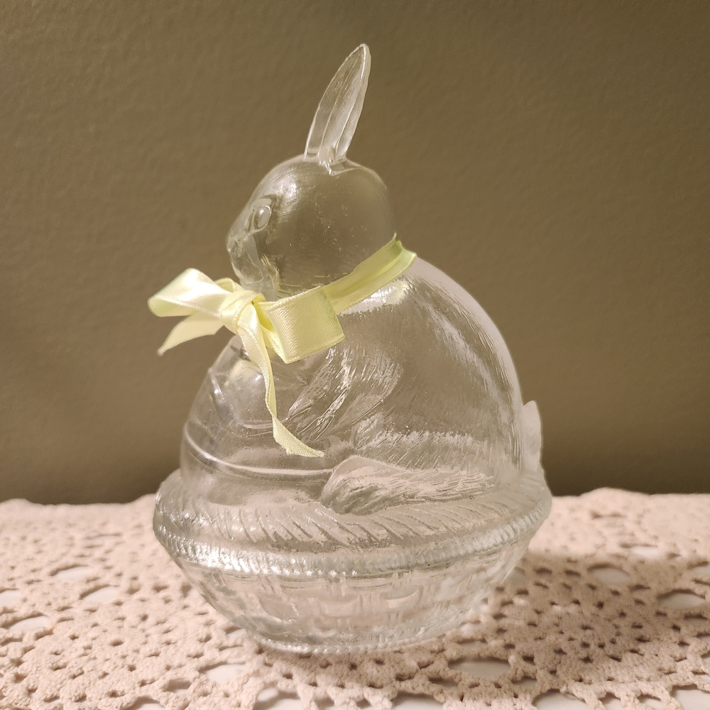 Pressed Glass Bunny On A Nest Easter Candy Dish / Trinket Dish